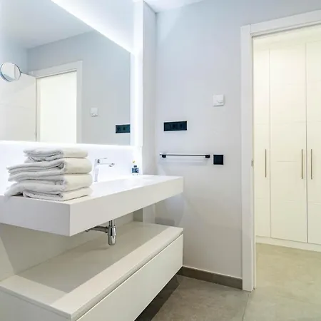 Lae71d - Modern Hills Apartment *